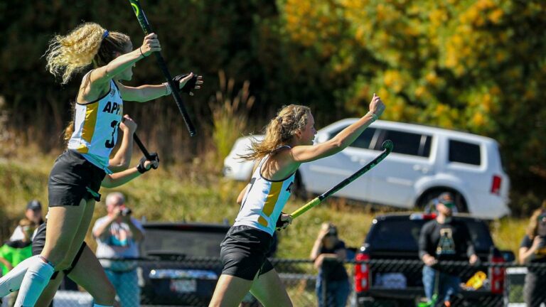 Mountaineers dominate in 7th straight field hockey win