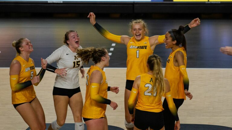 Mountaineers win another 5-set thriller @ Georgia State, 3-2