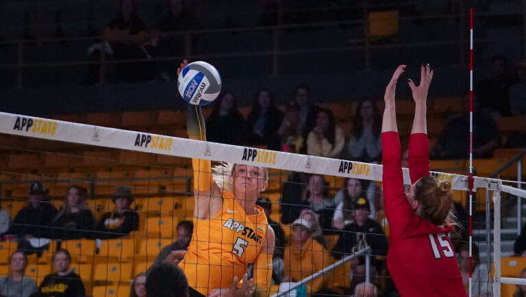 Spreading the love: App State volleyball rolls by Ragin’ Cajuns, 3-0