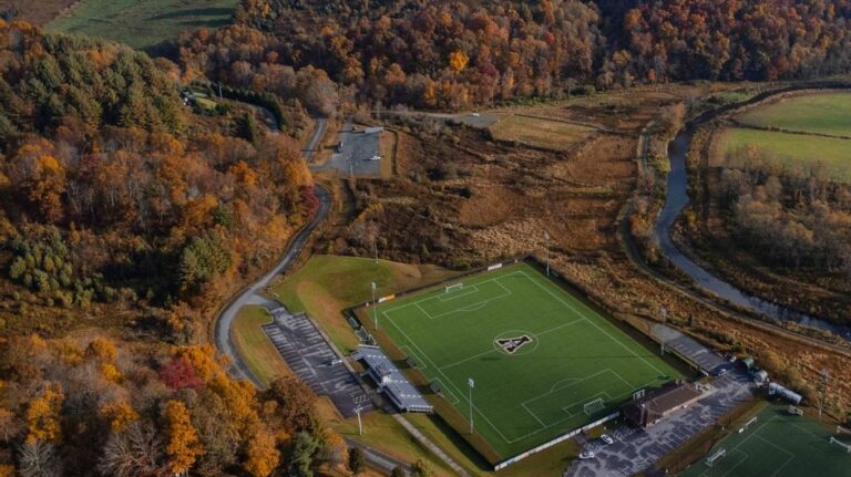 Mountaineers’ women’s soccer adds 11 on National Signing Day