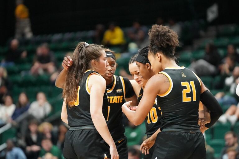 Charlotte stages furious 4th quarter rally to defeat Mountaineers, 98-94, in double OT