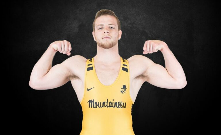 Floyd leads six Mountaineers placing at Patriot Open wrestling tourney