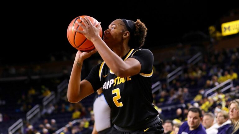 Michigan snowballs past App State WBB, 77-49
