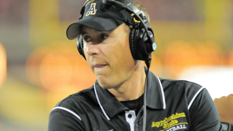 Moving upstream: Satterfield leaving Louisville for Cincinnati head coaching job