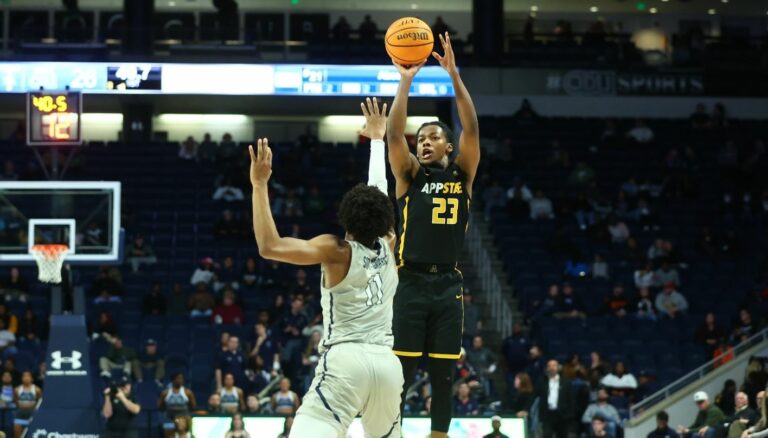 Mountaineers subdue Monarchs, 72-58, as Harcum hits a whopping 8 from beyond arc