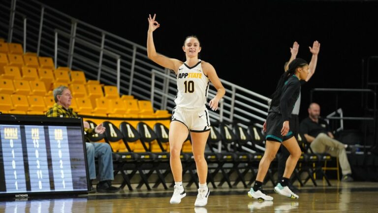 Carver leads Mountaineers WBB to big win over Coastal Carolina, 81-74