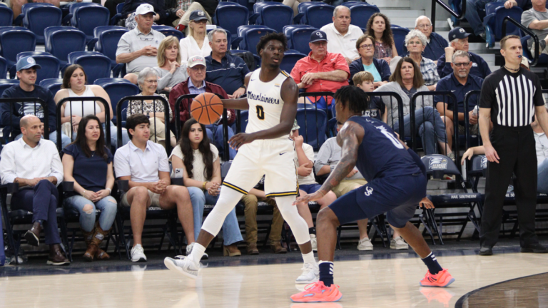 Georgia Southern edges App State MBB in see-saw battle, 73-64
