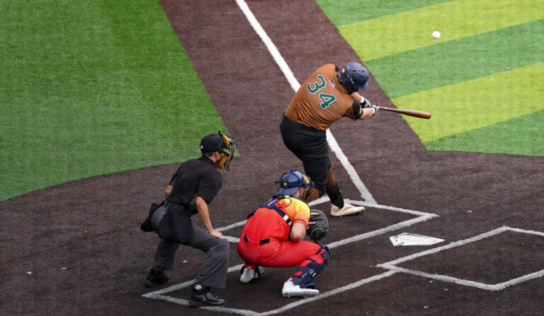 Bigfoots’ rally powers past Zookeepers, 7-5