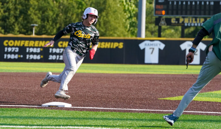 Owls outrace Bigfoots, 16-8