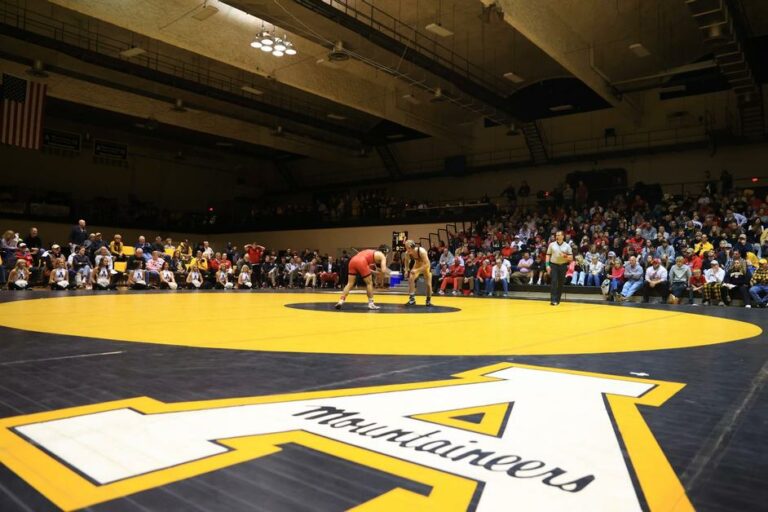 Strong Wolfpack lineup takes down App State, 40-3