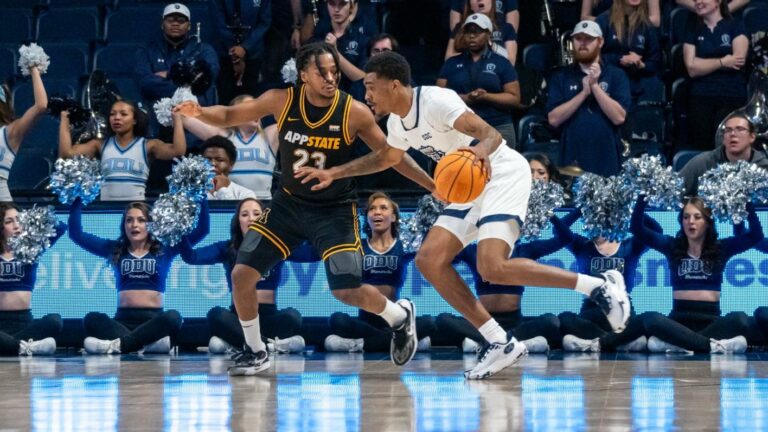 Huntley, Harcum spark latest Mountaineer win at Old Dominion, 82-67