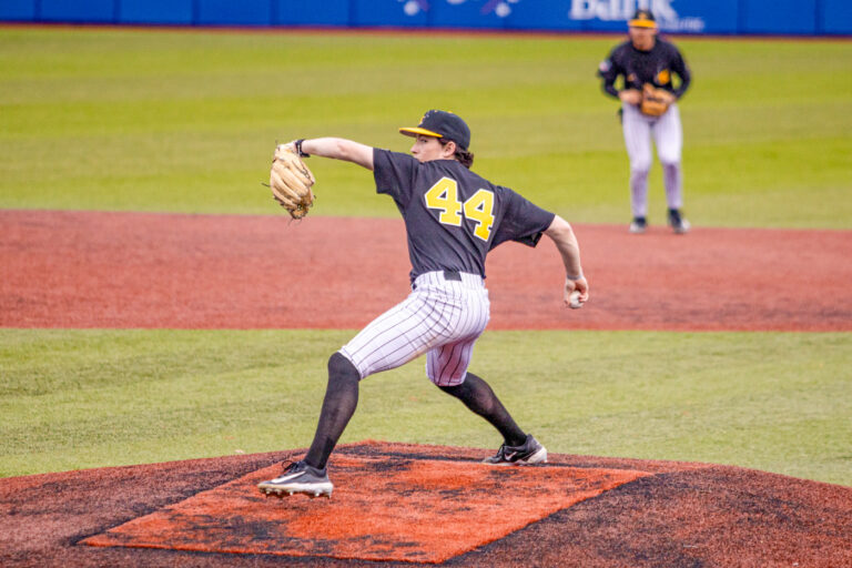 Mountaineer baseball rallies against ETSU for seventh season win, 9-6