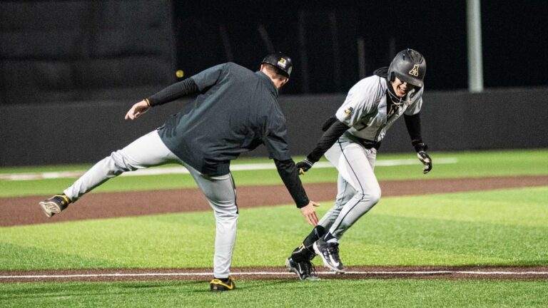 Mountaineers tag Salukis for five runs early, but fall 7-5