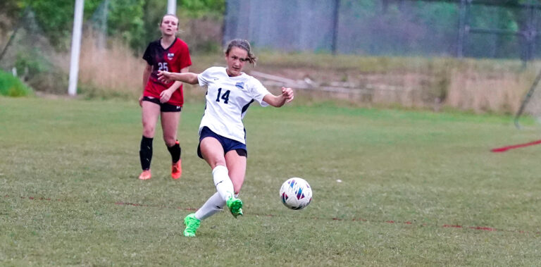 Hibriten defends home field vs. Watauga, 1-0