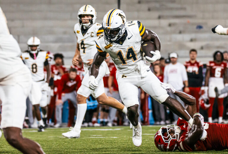 Five turnovers costly as Mountaineer rally comes up short at Louisiana, 34-24
