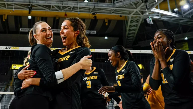 Mountaineers take opening, 5-set thriller vs. Georgia Southern