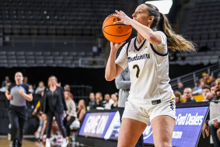Moffitt comes off bench to score 15 and lead Mountaineers past Coastal Carolina, 63-60