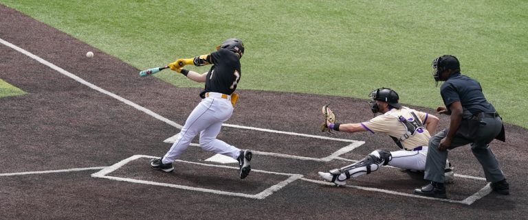 JMU avoids weekend sweep by winning Game 3 vs. Mountaineers, 10-6